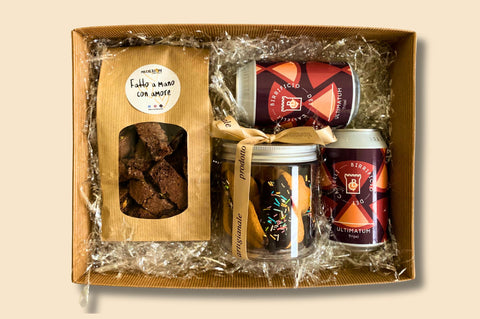 box di natale con biscotti e birra artigianale